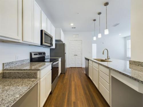 Two Bedroom Apartment in Ocala, Florida - #109 Chamaeleon - Kitchen-Interior